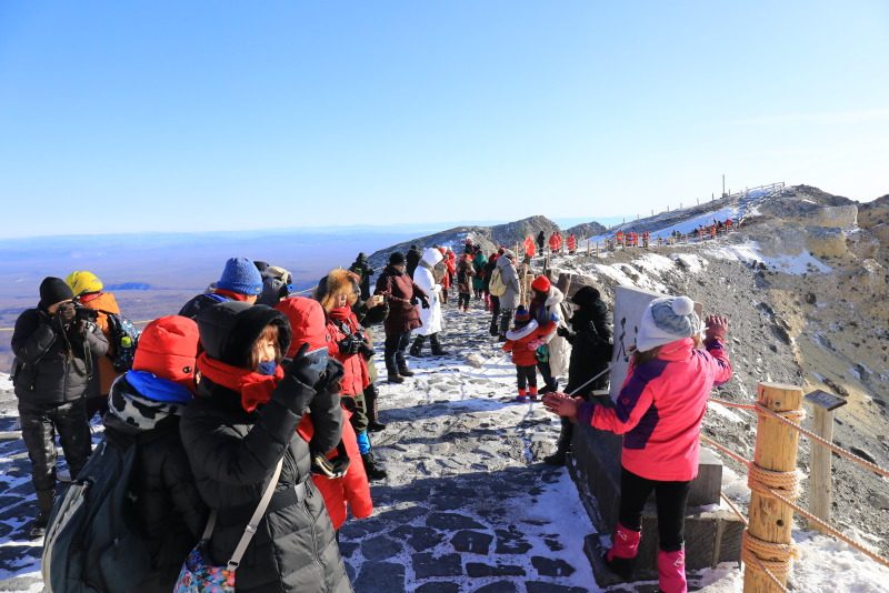 超過零下三十度的嚴寒挑戰，雪季的長白山天池 @Ya!Travel 野旅行新聞網