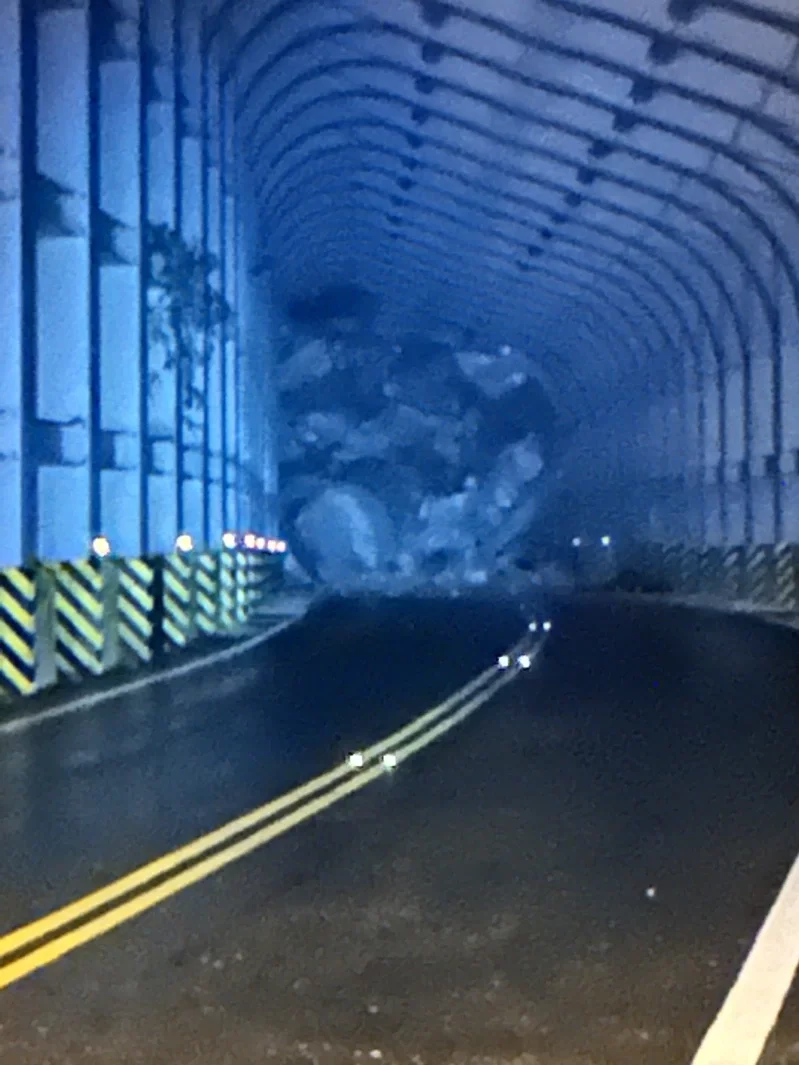 蘇花公路大清水隧道明隧道嚴重坍方300公尺雙向封閉 @Ya!Travel 野旅行新聞網